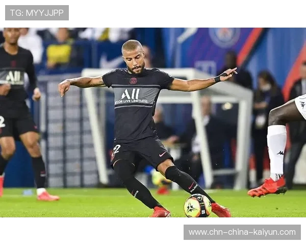 巴黎圣日耳曼中前场配合愈发流畅